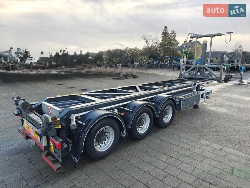 Контейнеровоз полуприцеп LAG 0-3-CC 2018 в Золочеве