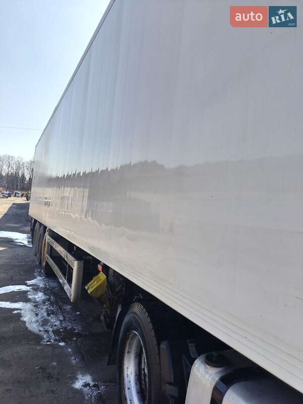 Рефрижератор полуприцеп Lamberet LVFS 2002 в Киеве