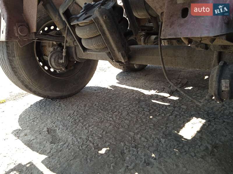 Цистерна полуприцеп Lamberet LVFS 2002 в Одессе