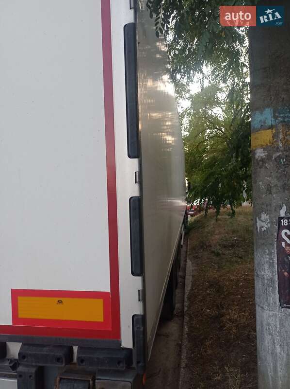 Рефрижератор полуприцеп Lamberet LVFS 2007 в Каменском