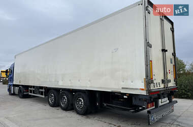 Рефрижератор полуприцеп Lamberet LVFS 2002 в 