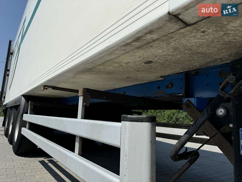 Рефрижератор полуприцеп Lamberet SR 2006 в Черновцах