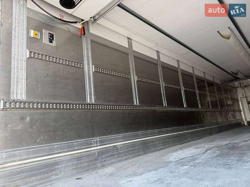 Рефрижератор полуприцеп Lamberet Termo King SMX 2014 в Дубно