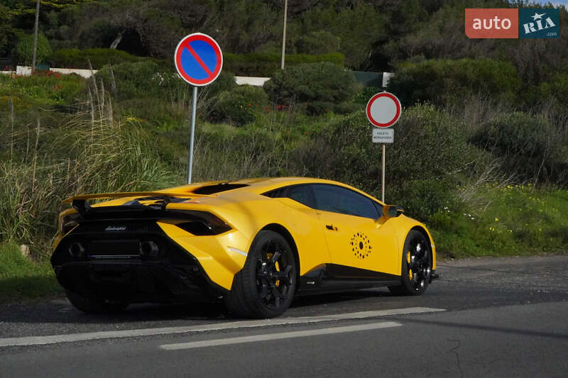 Купе Lamborghini Huracan 2023 в Киеве