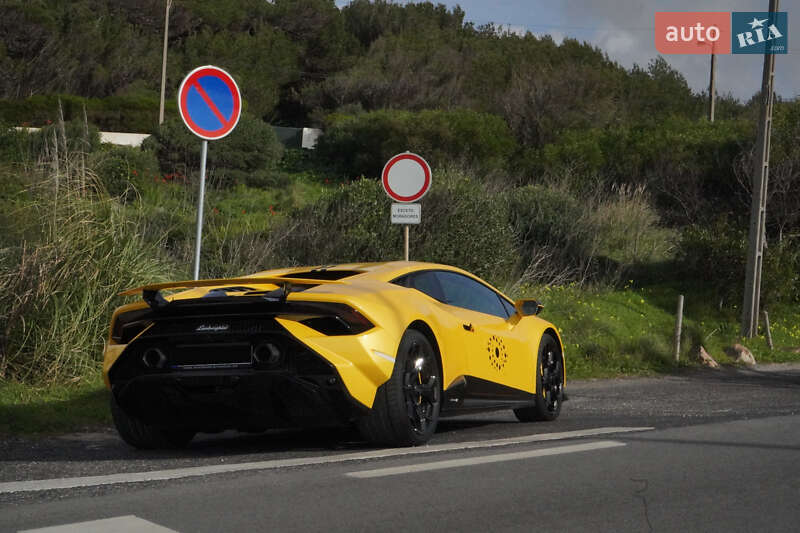 Купе Lamborghini Huracan 2023 в Киеве