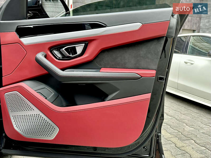 Внедорожник / Кроссовер Lamborghini Urus 2020 в Киеве