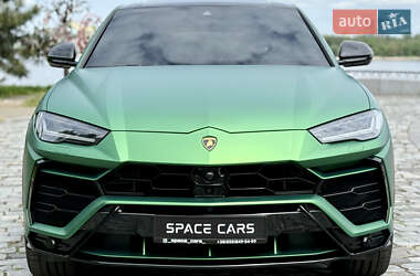 Позашляховик / Кросовер Lamborghini Urus 2020 в 