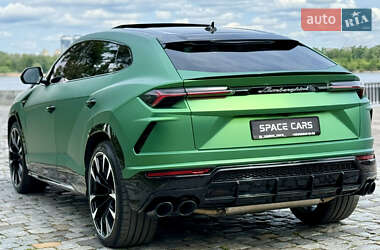 Позашляховик / Кросовер Lamborghini Urus 2020 в 