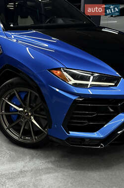 Позашляховик / Кросовер Lamborghini Urus 2018 в 