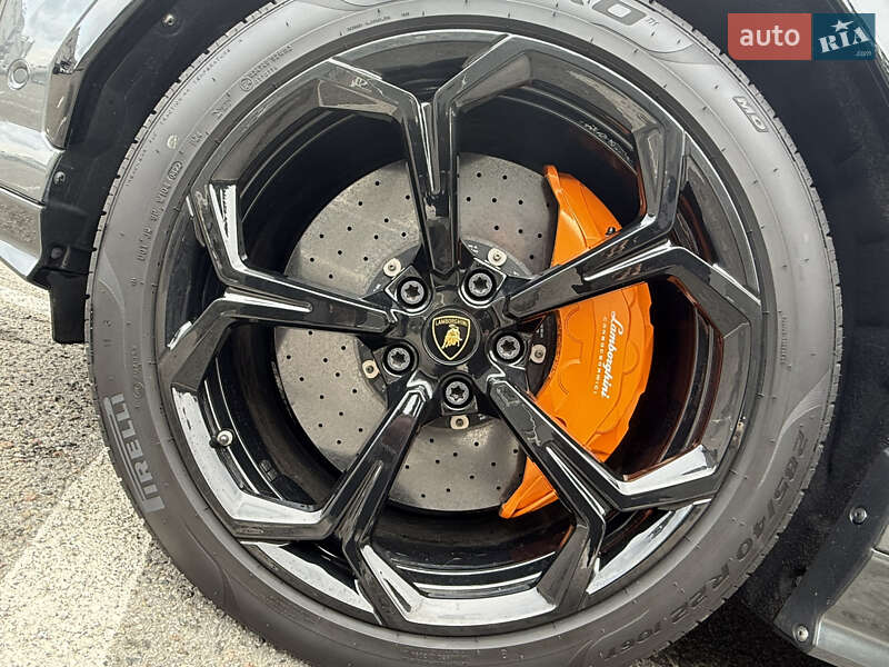 Внедорожник / Кроссовер Lamborghini Urus 2019 в Киеве