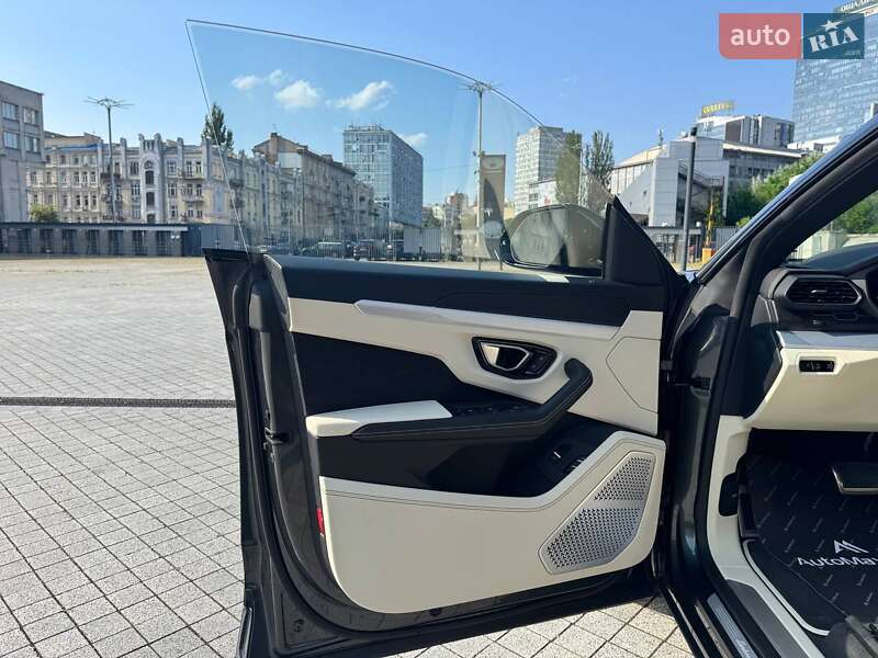 Внедорожник / Кроссовер Lamborghini Urus 2019 в Киеве фото 12 Внедорожник / Кроссовер Lamborghini Urus 2019 в Киеве
