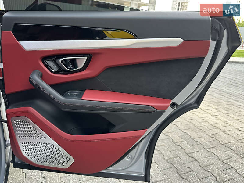 Позашляховик / Кросовер Lamborghini Urus 2019 в Києві