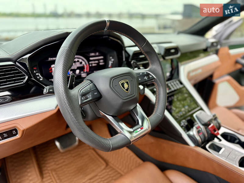 Внедорожник / Кроссовер Lamborghini Urus 2020 в Киеве