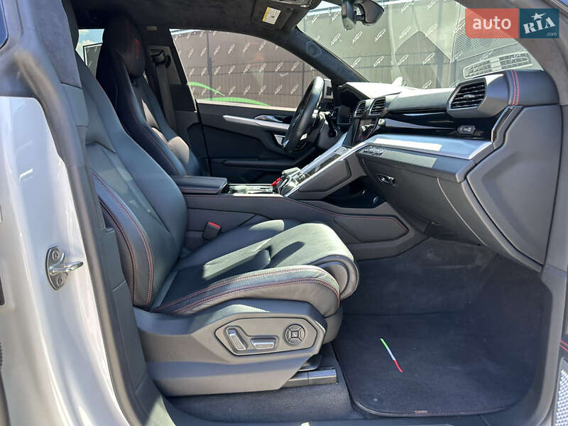 Внедорожник / Кроссовер Lamborghini Urus 2019 в Киеве