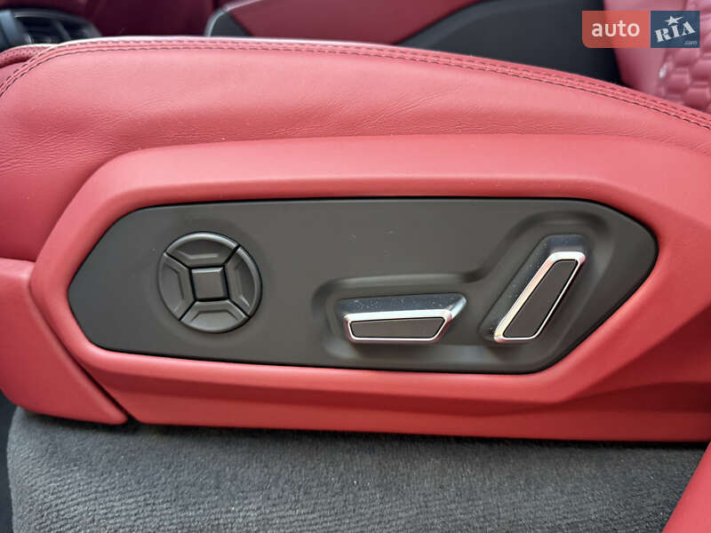 Позашляховик / Кросовер Lamborghini Urus 2020 в Києві