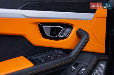 Внедорожник / Кроссовер Lamborghini Urus 2020 в 