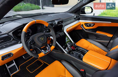 Внедорожник / Кроссовер Lamborghini Urus 2020 в 