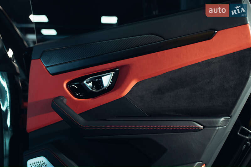 Внедорожник / Кроссовер Lamborghini Urus 2021 в Киеве