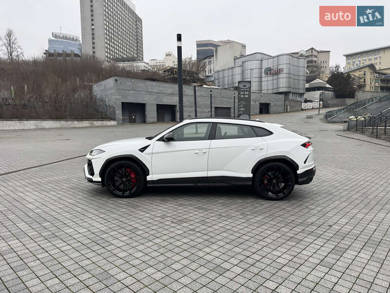 Внедорожник / Кроссовер Lamborghini Urus 2020 в Киеве