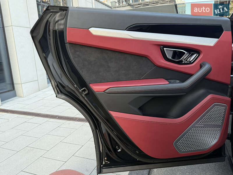 Внедорожник / Кроссовер Lamborghini Urus 2020 в Киеве