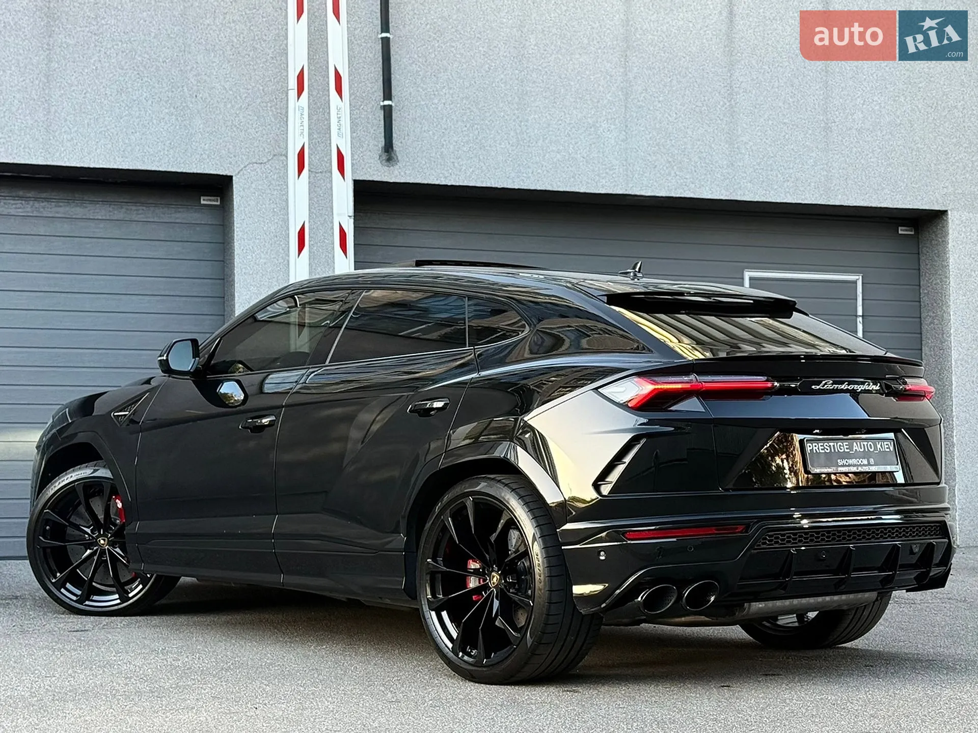 2020 Lamborghini Urus Concept - мініатюра 31