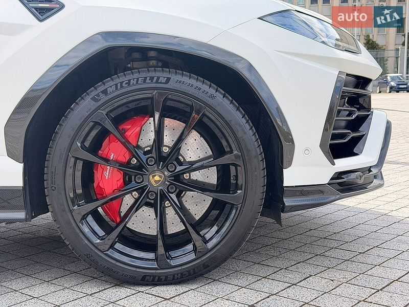 Внедорожник / Кроссовер Lamborghini Urus 2020 в Киеве