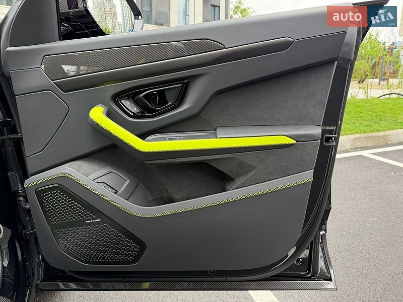 Внедорожник / Кроссовер Lamborghini Urus 2026 в Киеве фото 75 Внедорожник / Кроссовер Lamborghini Urus 2026 в Киеве