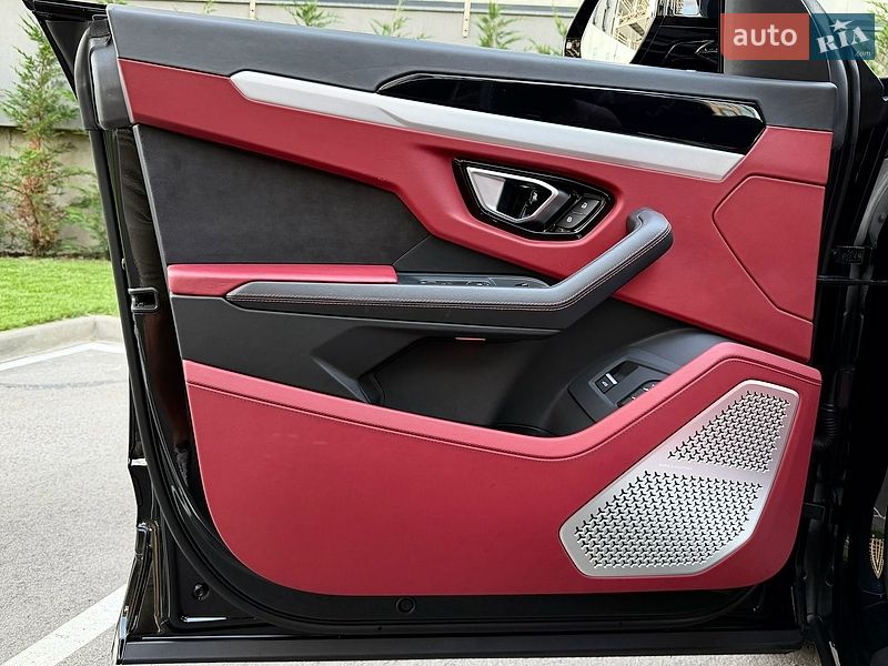 Внедорожник / Кроссовер Lamborghini Urus 2020 в Киеве фото 56 Внедорожник / Кроссовер Lamborghini Urus 2020 в Киеве