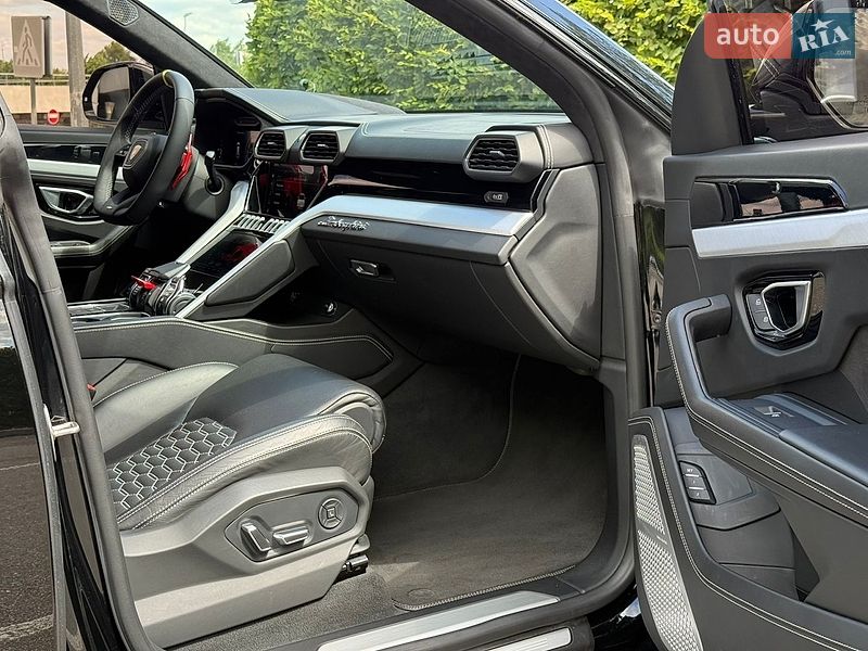 Внедорожник / Кроссовер Lamborghini Urus 2020 в Киеве