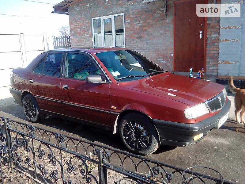 Lancia Dedra 1990 года