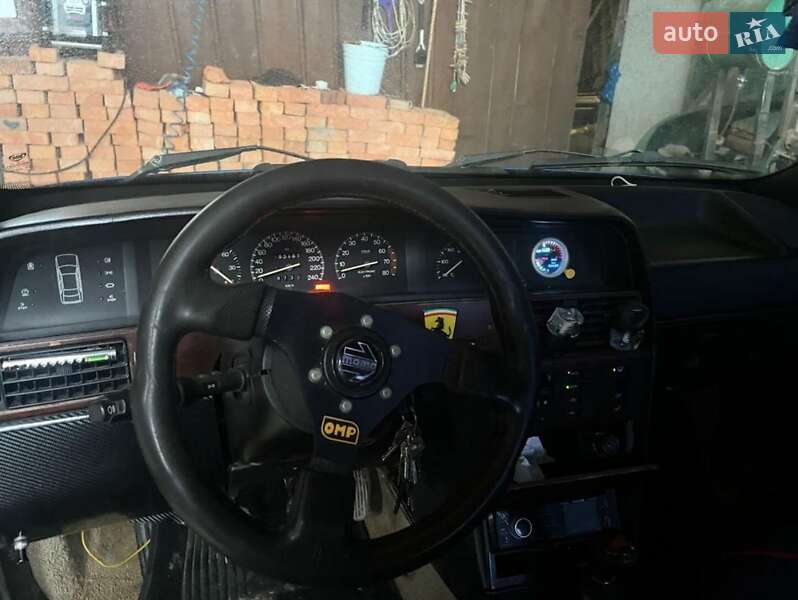 Седан Lancia Dedra 1994 в Черновцах