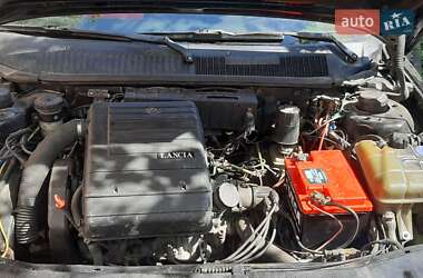 Седан Lancia Dedra 1993 в 