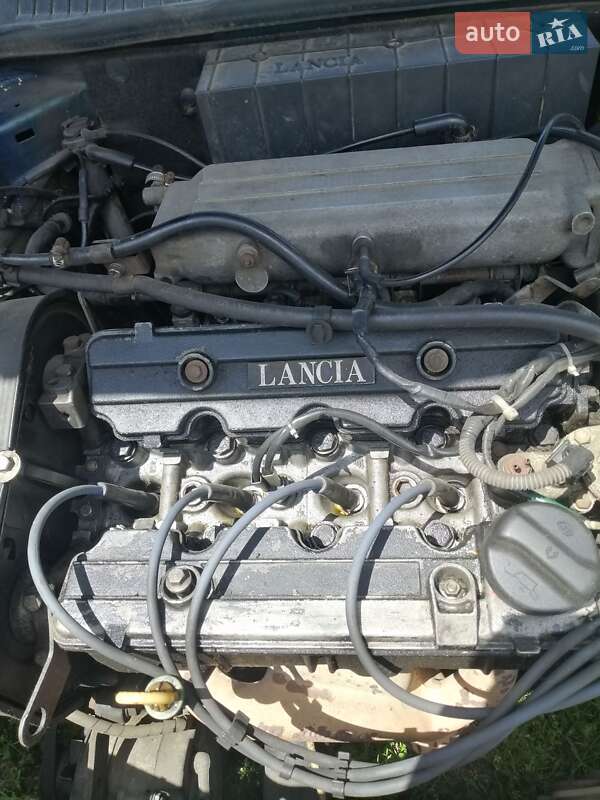 Седан Lancia Dedra 1990 в Полтаве