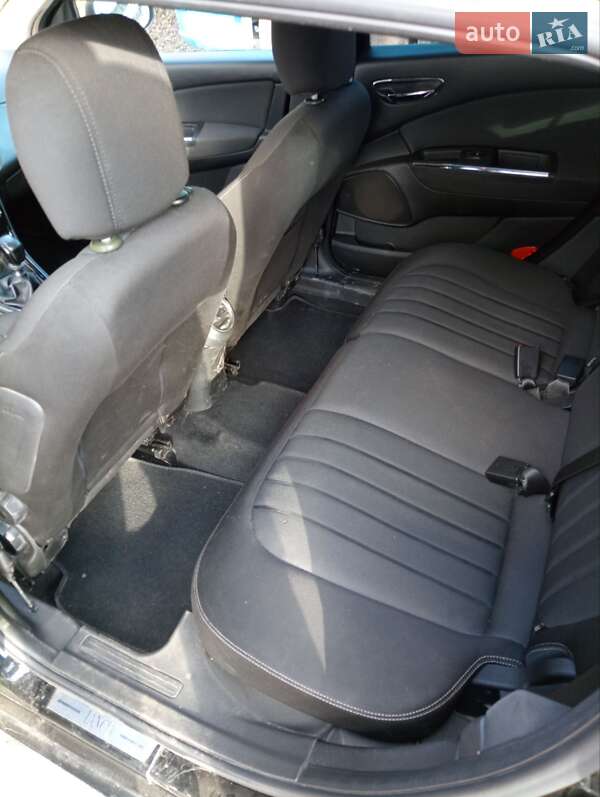 Хэтчбек Lancia Delta 2014 в Олевске