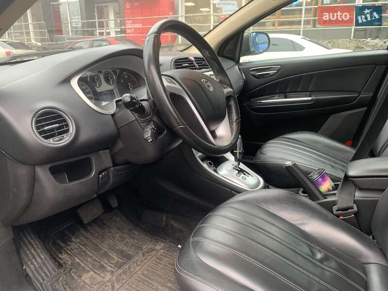 Хэтчбек Lancia Delta 2009 в Киеве фото 10 Хэтчбек Lancia Delta 2009 в Киеве