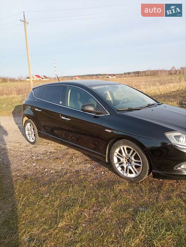 Хэтчбек Lancia Delta 2014 в Олевске