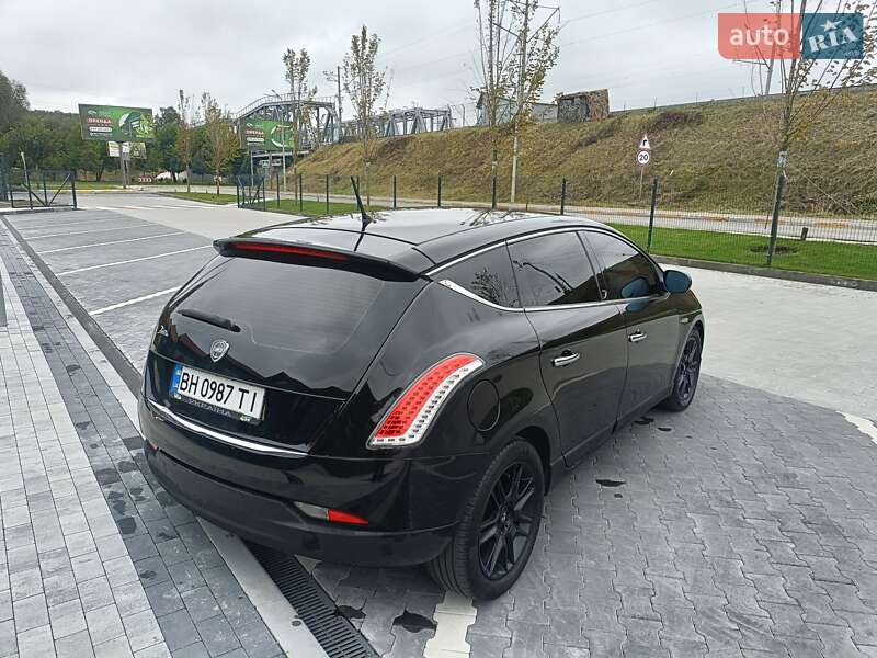 Хэтчбек Lancia Delta 2008 в Ирпене