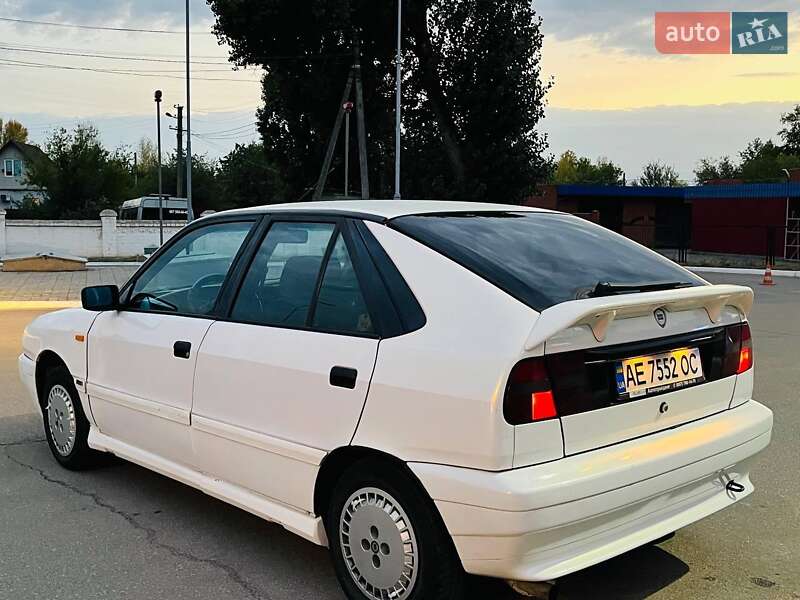 Хэтчбек Lancia Delta 1994 в Новомосковске