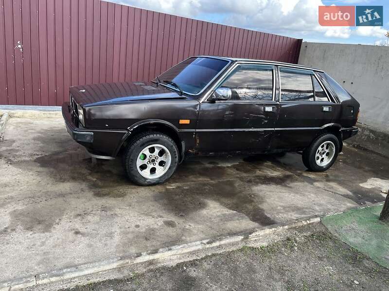 Хэтчбек Lancia Delta 1987 в Татарбунарах фото 2 Хэтчбек Lancia Delta 1987 в Татарбунарах