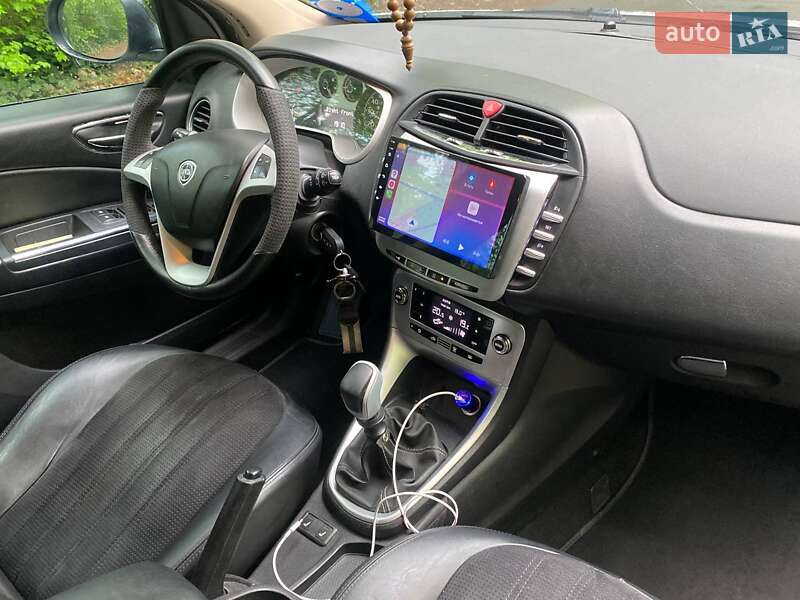 Хэтчбек Lancia Delta 2012 в Харькове