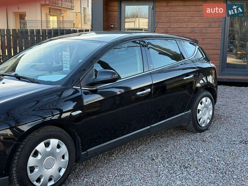 Хэтчбек Lancia Delta 2008 в Стрые