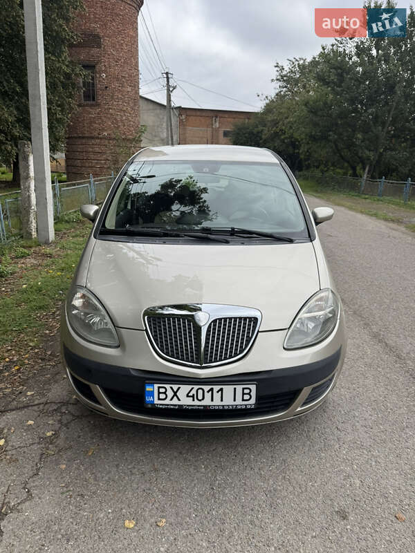 Мікровен Lancia Musa 2007 в Хотині