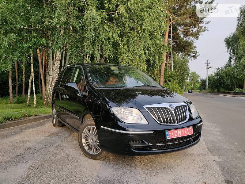Минивэн Lancia Phedra 2010 в 