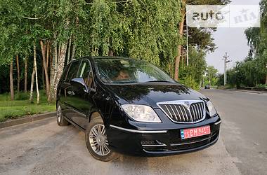 Минивэн Lancia Phedra 2010 в 