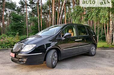 Минивэн Lancia Phedra 2010 в 