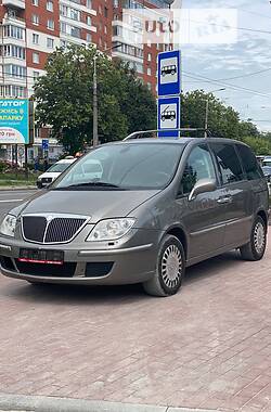 Минивэн Lancia Phedra 2008 в 