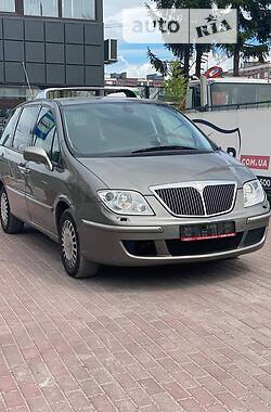 Минивэн Lancia Phedra 2008 в 
