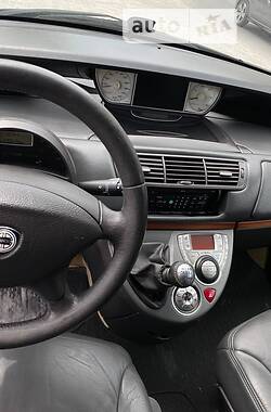 Минивэн Lancia Phedra 2008 в 