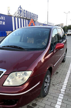 Минивэн Lancia Phedra 2004 в 