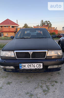 Седан Lancia Thema 1989 в Ровно